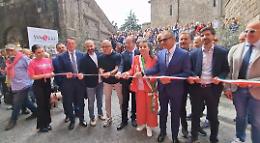 Assaggi: partita a Viterbo la tre giorni del gusto