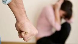 Minaccia e aggredisce la ex davanti alla figlia, c&rsquo;&egrave; l&rsquo;ammonimento