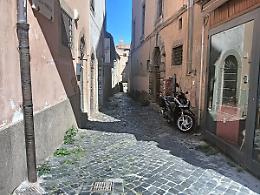 Viterbo: via della Rimessa, il degrado avanza