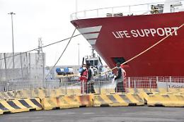 Migranti, la Life Support verso Civitavecchia con 98 persone a bordo