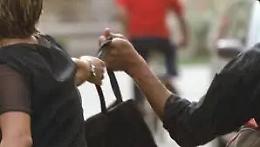 Viterbo: anziana scippata in piazza Crispi