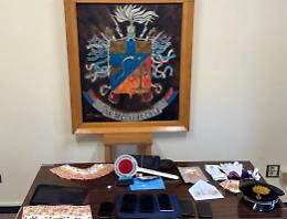 Cercano di fare shopping con soldi falsi, arrestati in tre