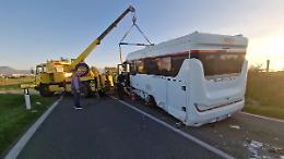 Scontro sulla Cassia Nord: quattro feriti in ospedale, traffico in tilt