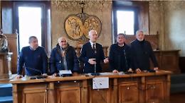 Adottami, un anno a quattro zampe