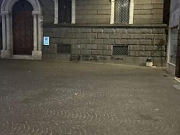 Viterbo: imbrattato il muro dell&rsquo;ex Banca d&rsquo;Italia