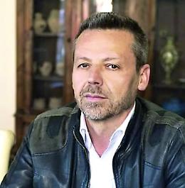 Commento contro Bartolacci: &ldquo;Va gi&ugrave; e prendilo a stampellate in faccia&rdquo;