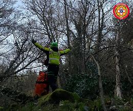 Cade in un dirupo, grave una escursionista