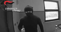 Chiedono aiuto per la presenza di un ladro ma era tutto un bluff