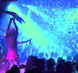 Viterbo, lavoratrici irregolari nel locale notturno