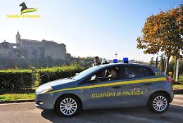Sequestrati capi contraffatti a Capodimonte e Viterbo
