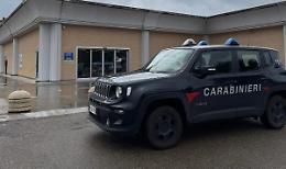 Rubano borsa con soldi, documenti e bancomat: arrestati in due