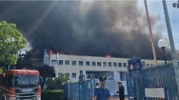 Incendio ad Agraria: chiuse le scuole nel raggio di un chilometro