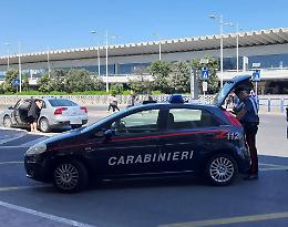 Aeroporto Fiumicino, tentato furto di merce dai Duty free: due denunce