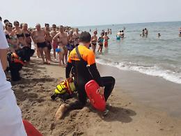 L&rsquo;educazione sanitaria si fa anche in spiaggia: infermieri e professionisti a Tarquinia e Santa Severa (foto)