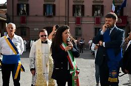 Il corpo di Santa Rosa in processione con il corteo storico