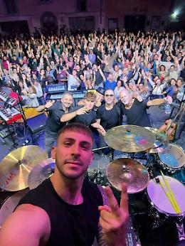 &ldquo;Notte delle candele&rdquo;, il Trio d&rsquo;Autore conquista oltre 10mila spettatori