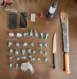 Spaccio nei boschi: i carabinieri recuperano la droga