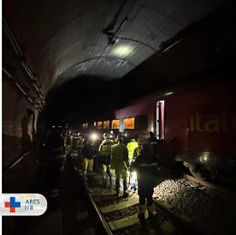 &laquo;Italo bloccato in galleria, colpa di un guasto alla linea elettrica&raquo;