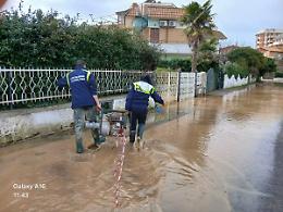 Maltempo, allagamenti al Lido e fango sulla strada dell&rsquo;Acquetta
