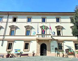 Caso mascherine, illegittima la sospensione di Mori: Comune condannato