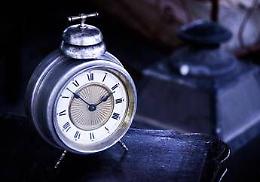 Ora legale 2026, tra sabato e domenica si spostano le lancette: vantaggi e risparmi