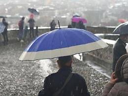 Caldo non dura, in arrivo pioggia e freddo: come cambia meteo in Italia