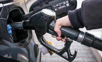 Caro carburanti, prezzo diesel e benzina: cosa &egrave; cambiato con tregua tra Usa e Iran