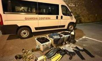 Blitz della Guardia Costiera a Santa Marinella