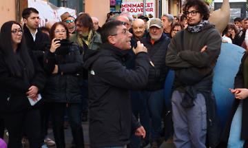 Biodigestore, la citt&agrave; scende in strada: protesta contro l&rsquo;impianto da 120mila tonnellate
