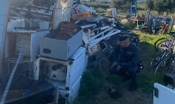 Frigoriferi, batterie e veicoli fuori uso: la scoperta dei finanzieri a Cerveteri