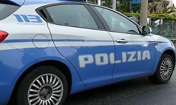 Ferisce con un&rsquo;arma da taglio un coetaneo in un locale