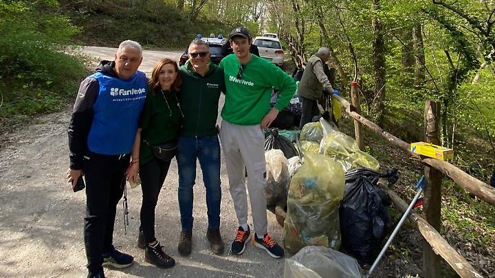 Rifiuti abbandonati nel bosco, Amadeo: &ldquo;Grazie ai carabinieri forestali&rdquo;