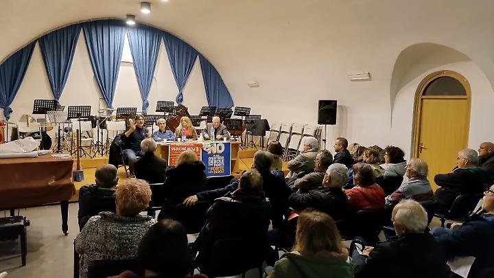 Successo per l'iniziativa del fronte del "No"