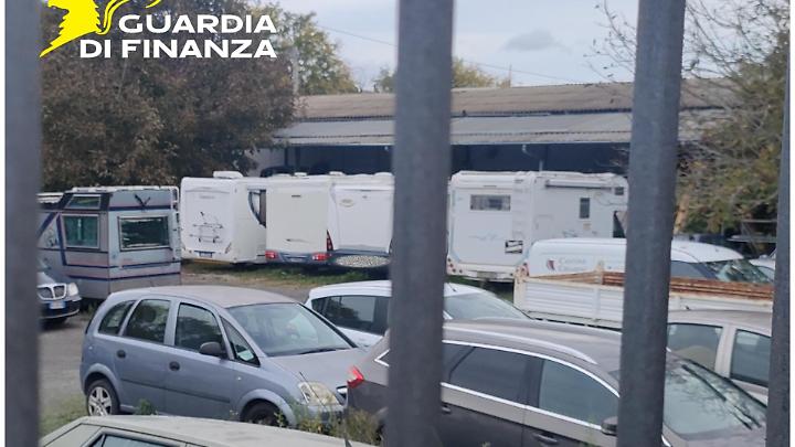 Mancanza di autorizzazioni e abusi edilizi nell'area camper