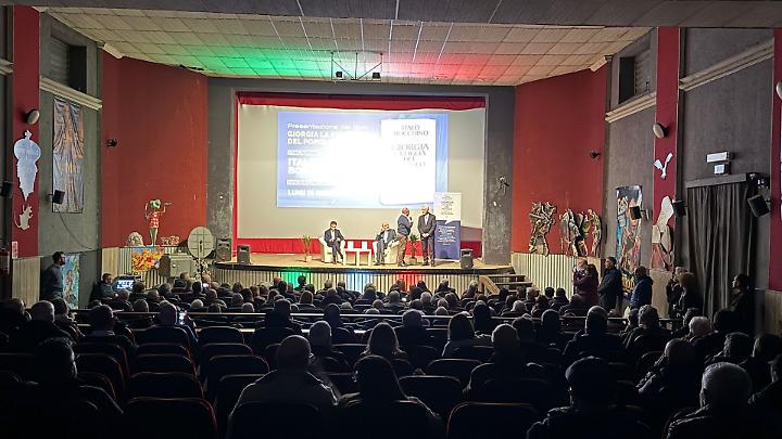 &ldquo;Giorgia, la figlia del popolo&rdquo; conquista il pubblico