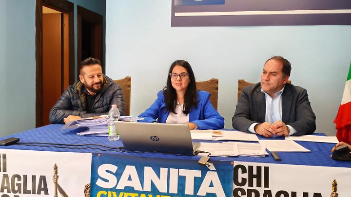 Proroghe, ricorsi e silenzi: il centrodestra riapre il caso biodigestore