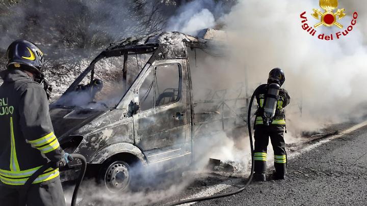 Incendio furgone 