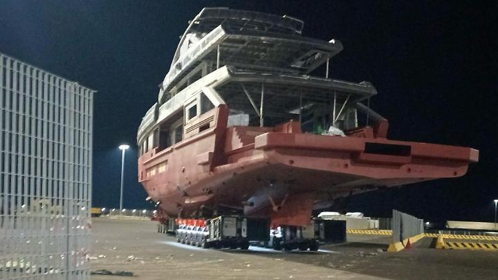 Tankoa, dalla Mattonara partono altri due yacht verso Genova