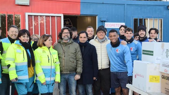 Il calcio a fianco delle famiflie p&egrave;overe