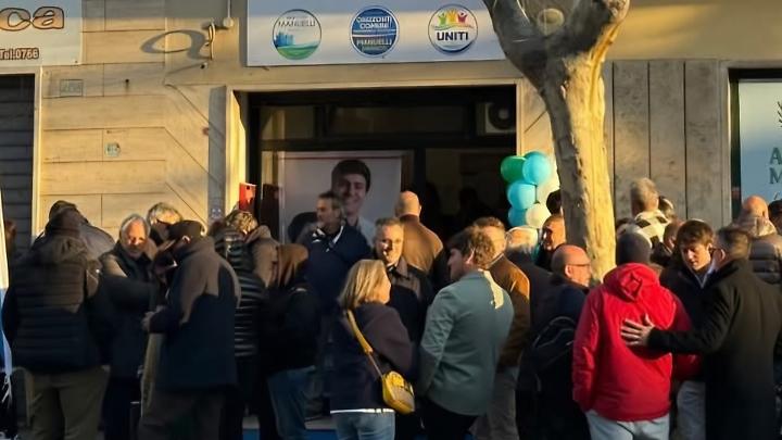 Siamo una marea che cresce": Alessio Manuelli lancia la sfida elettorale tra la gente