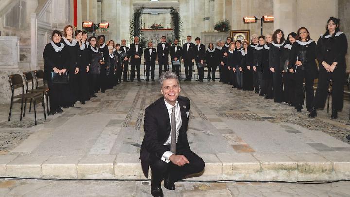 &ldquo;Iubilemus Deo&rdquo;, gran finale a Tarquinia: musica sacra e meditazione conquistano il pubblico