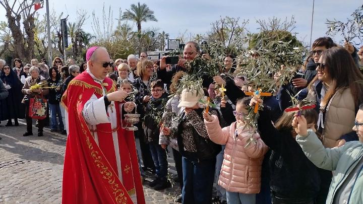 Dalla Domenica delle Palme alla messa Pasquale tra fede, tradizione e impegno nel cuore della diocesi
