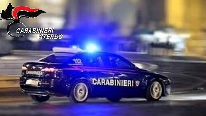 Fermato per un controllo, finge di non capire l'italiano: in auto aveva 15 dosi di cocaina
