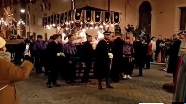 Tarquinia, il cuore batte per la Settimana Santa: dal silenzio del Cristo Morto alla corsa del Risorto