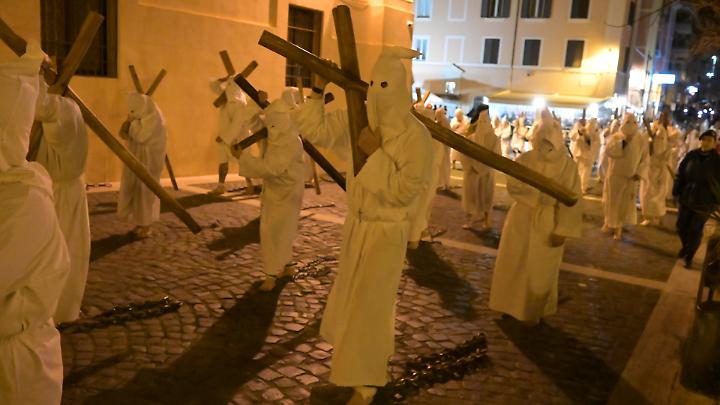 E&rsquo; il giorno della processione del Cristo Morto