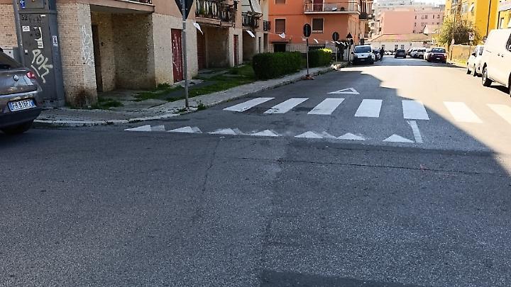 Parcheggi spariti tra divieti e lavori fantasma: la protesta di un residente