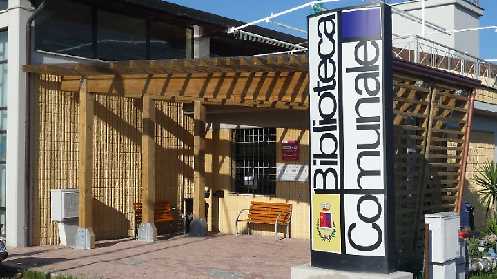 Biblioteca Ladispoli