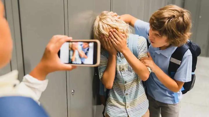 Tarquinia si schiera contro il bullismo