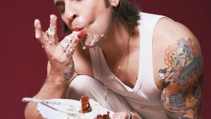 Alessio Bernabei, la svolta "senza filtri": esce oggi il nuovo singolo "Porno"