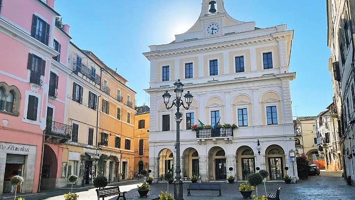 Halaesus chiude in alta uniforme